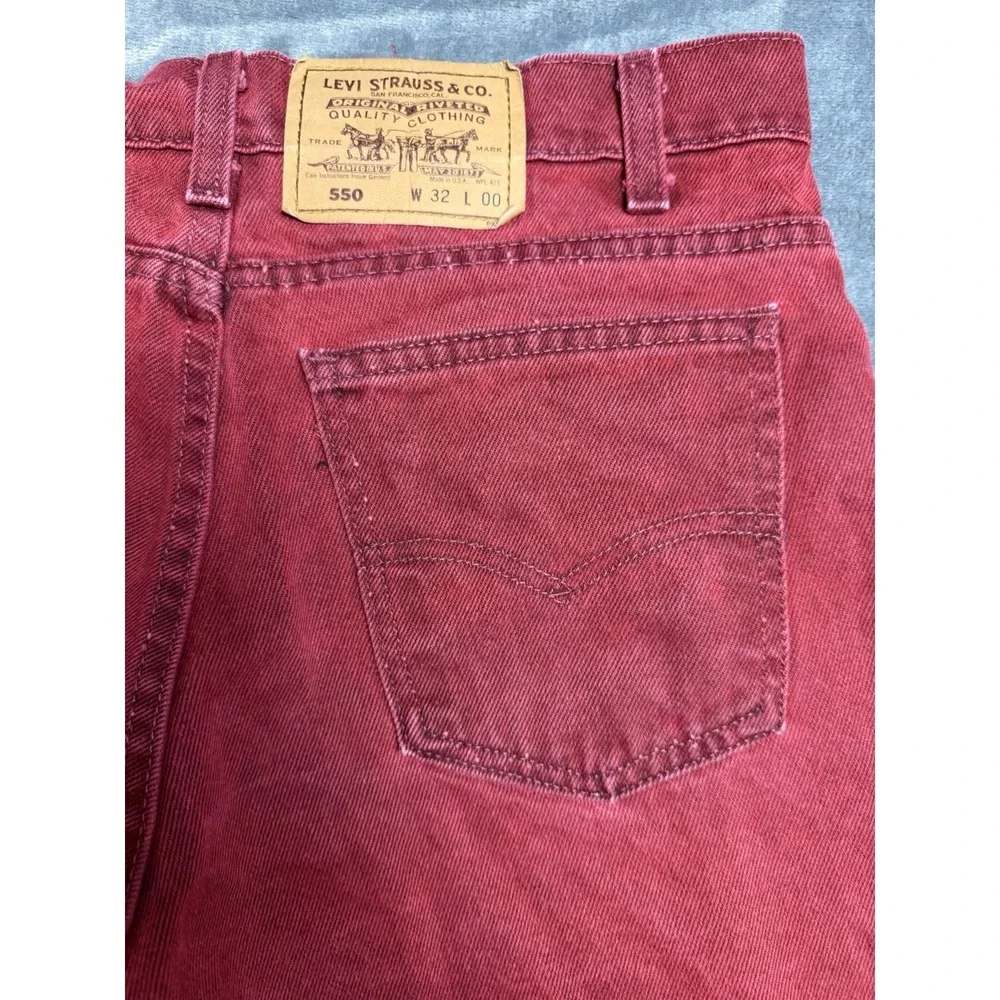 Levis smoke pet